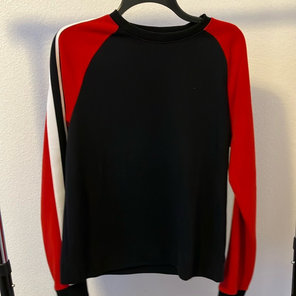 🌸 3/$15 Men’s Sports illustrated sweater